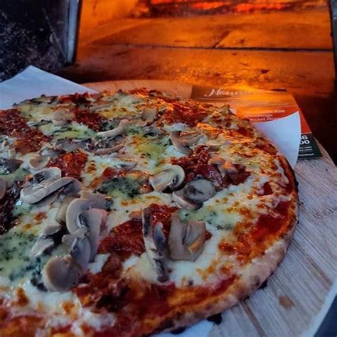 Nonnina's Wood Fired Pizzas