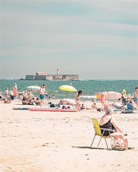 Nudisme interdit à Agde