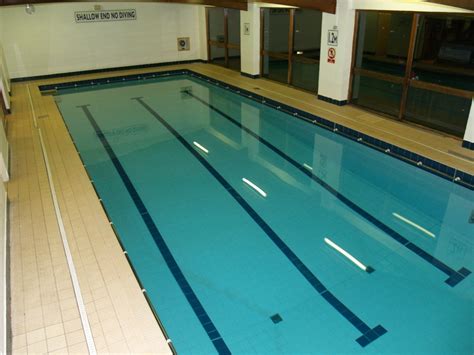 Oakleigh Park Swimming Pool