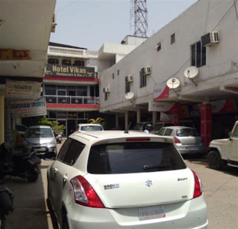 Om car service center
