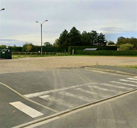 PARKING ESPACE JEAN GUY à Chigny-les-Roses