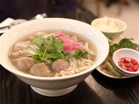 PHO SAINT MARTIN à Paris