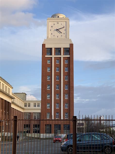 PUSTAI BATIMENT à Bobigny