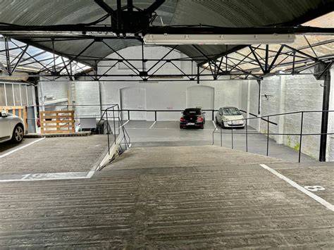 Parking à Elliant
