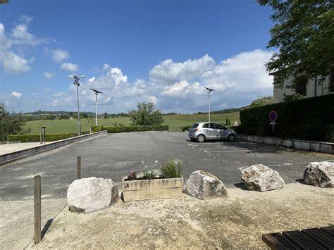Parking à Labarthe à Labarthe