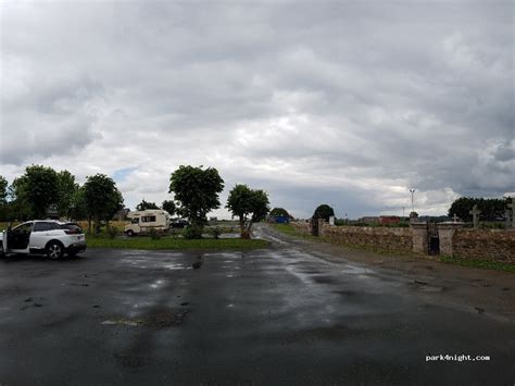Parking à Le Minihic-sur-Rance