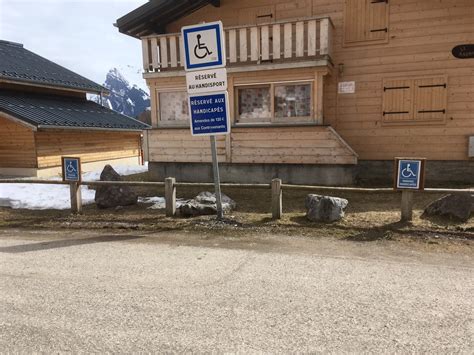 Parking à Morillon