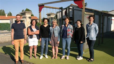 Parking école à Germond-Rouvre