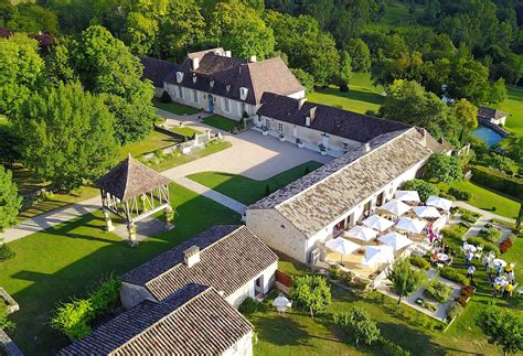 Parking à Saint-Nexans