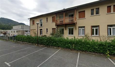 Parking centre hospitalier à St Geniez d'Olt et d'Aubrac