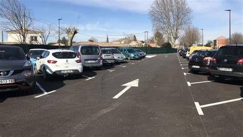 Parking de fons à Fons