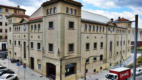 Parking du fronton à Labrit