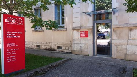 Parkplatz à Val-Revermont
