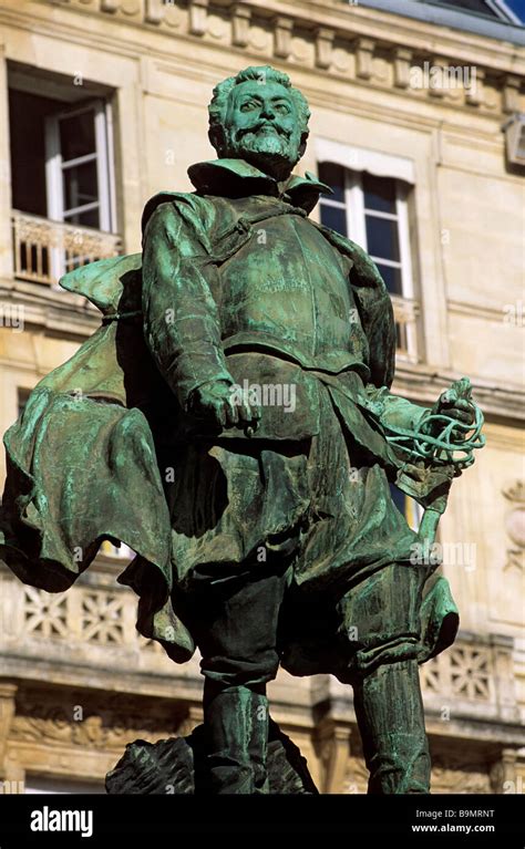 Paul' Rolland Sculpteure Artiste La Rochelle à La Rochelle