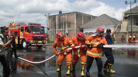 Pemadam kebakaran indonesia