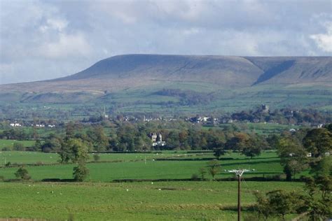 Pendle Hill Lay-By Parking