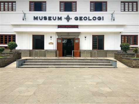 Perpustakaan Museum Geologi Bandung