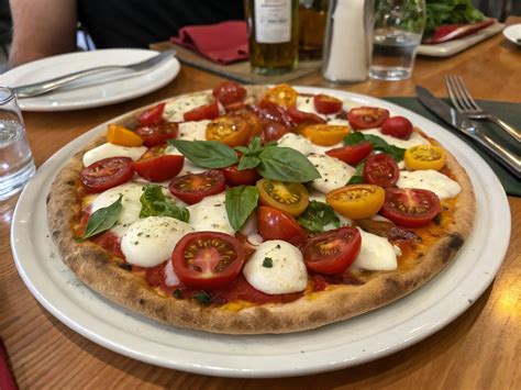 Pizza 12 Rome