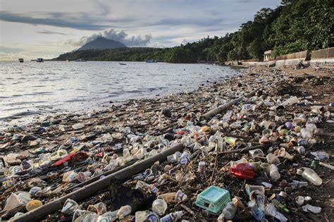Sampah plastik di Indonesia