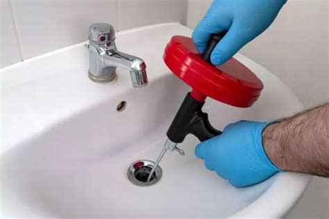 Plumber's simple method for unblocking drains - and you don't need vinegar