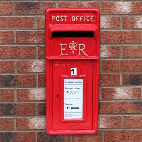 Post box - Royal Mail (High St South shops)