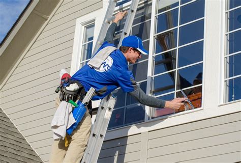 Pro window and gutter cleaning service