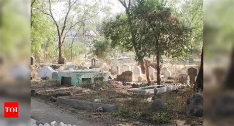 Puzhuthivakkam burial ground