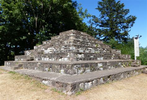 Pyramide de la Paix à Ronchamp