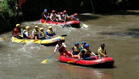 Rafting di Sungai Cikapundung