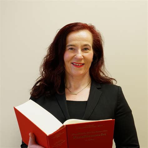 Rechtsanwalt Rechtsanwältin Simone Sperling