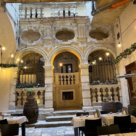 Restaurants 4 Bari