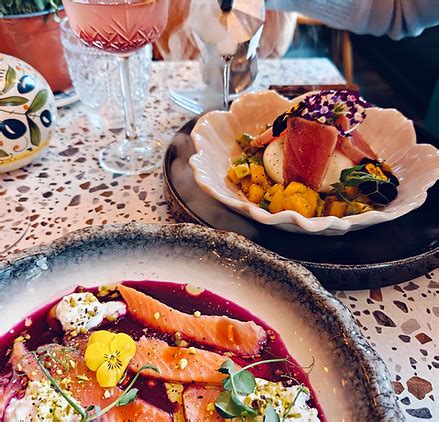 Rosa Maria à Suresnes