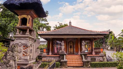 Rumah Adat Bali