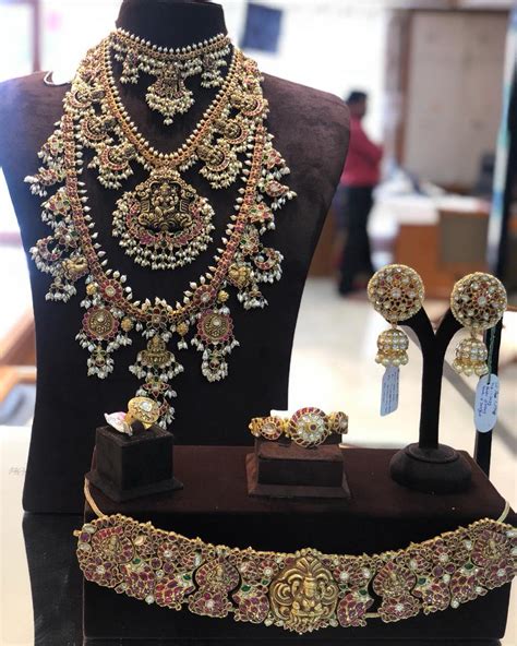 Sandeep Soni Kandla (s.d Jewellers )Goldsmeeth Kundan Jawelry
