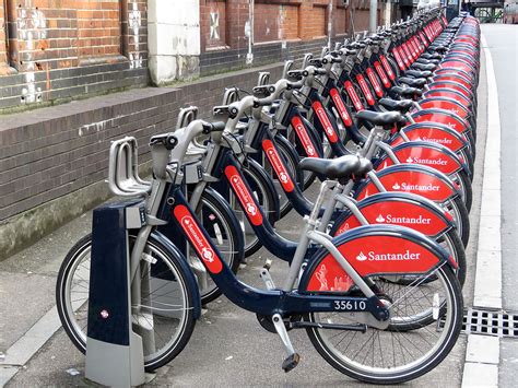 Santander Cycles: Queen's Gate (North), Kensington