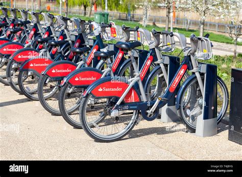 Santander Cycles: Stratford Station, Stratford