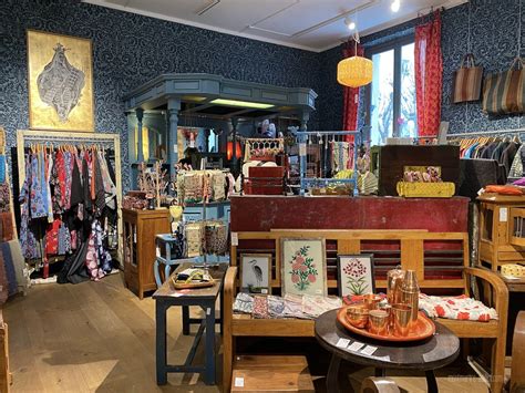 Sensitive et Fils à Paris