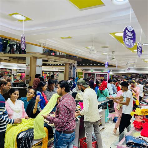 Shankar Mega Store - Best Family Garment Showroom in Dahod, Best Cloth Store & Ladies Garment, Kids Cloth & Readymade Shop