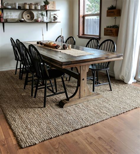 Should-You-Put-A-Rug-Under-A-Dining-Room-Table
