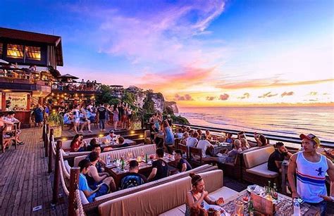Single Finn Bali - Surf Bar & Restaurant