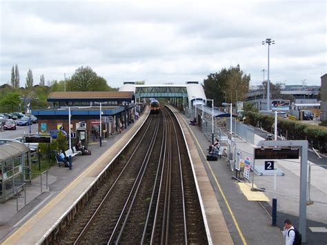 Southampton Airport Parkway railway station