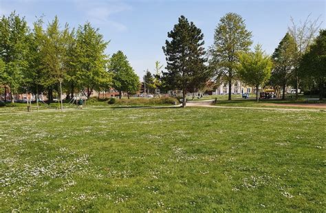 Square Cousteau à Arras