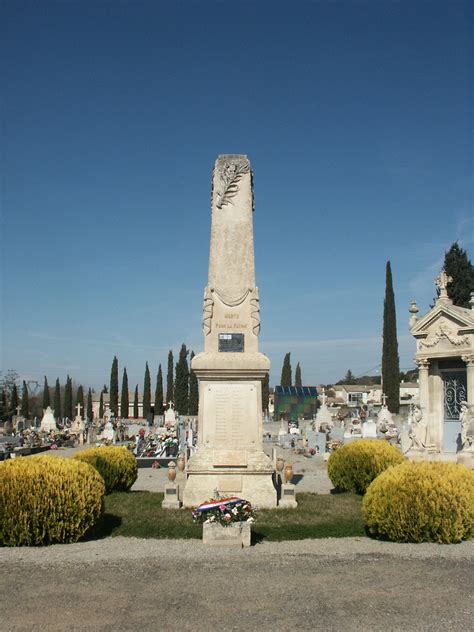 Stèle Commémorative à Giry