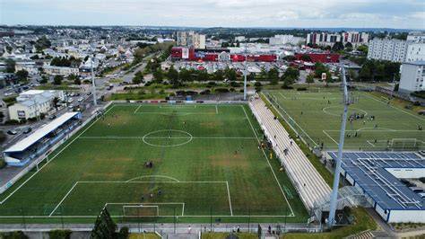 Stade De Foot Communal à Pernes
