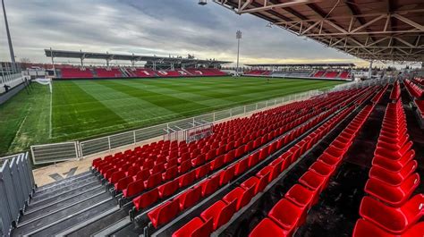 Stade Hector Devos à Angy