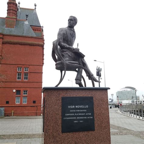 Statue of Ivor Novello