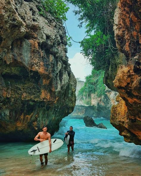 Suluban Cave surfing