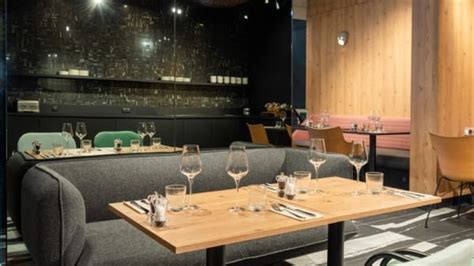 Table Square à Courbevoie