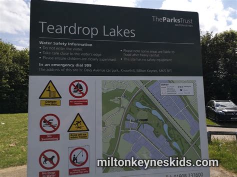 Teardrop Lakes Car Park