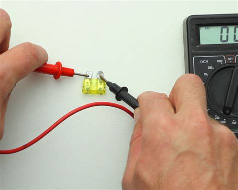 Testing fuses with a multimeter